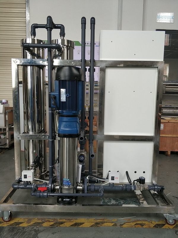 Sistema di osmosi inversa a passaggio singolo efficiente potenza nominale di 5,0 kW portata di flusso 2000 LPH