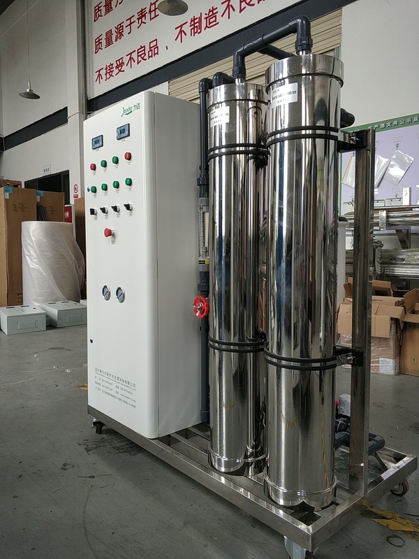 Sistema di osmosi inversa a passaggio singolo efficiente potenza nominale di 5,0 kW portata di flusso 2000 LPH