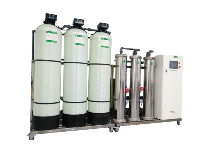 Sistema a passo doppio attivo 1000L/H del RO di trattamento delle acque del filtro a carbone