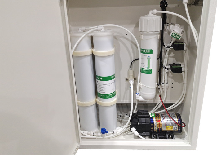 Macchina per il trattamento dell'acqua a sistema Ro a singolo stadio per laboratorio e medicina